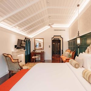 Romantic Corner King Suite